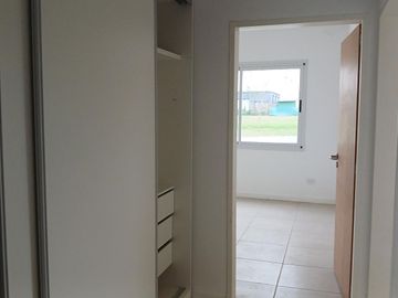 CASA A LA VENTA,  3 DORMITORIOS EN UNA PLANTA BARRIO CERRADO SAN PABLO