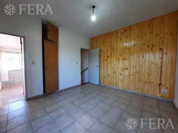 Venta de PH 4 ambientes con patio en Don Bosco