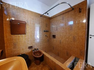 Venta de PH 4 ambientes con patio en Don Bosco
