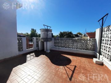 Venta de PH 4 ambientes con patio en Don Bosco