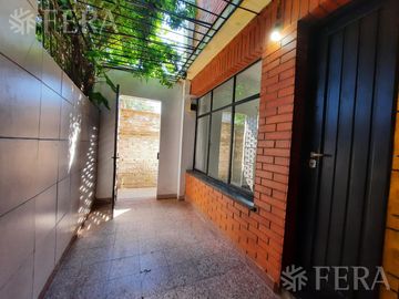 Venta de PH 4 ambientes con patio en Don Bosco