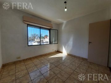 Venta de PH 4 ambientes con patio en Don Bosco