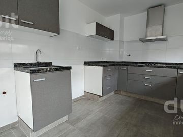 Casa en Venta en La Calandria! Unica en su estilo!