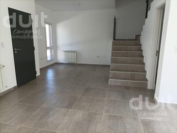 Casa en Venta en La Calandria! Unica en su estilo!