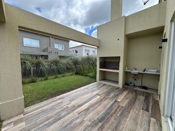 Venta 4 ambientes, amenities, Saravi Village ( a Estrenar)