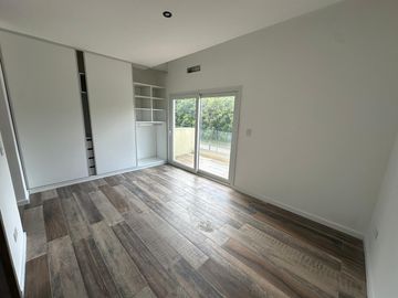 Venta 4 ambientes, amenities, Saravi Village ( a Estrenar)