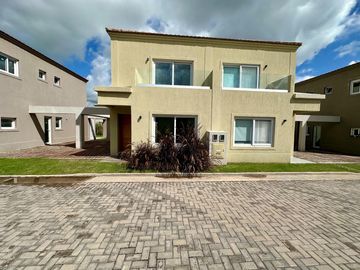 Venta 4 ambientes, amenities, Saravi Village ( a Estrenar)