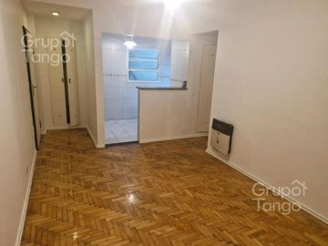 Venta Departamento Dos Ambientes en Almagro Con Patio