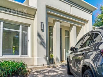Venta casa 4 ambientes en La Martinica