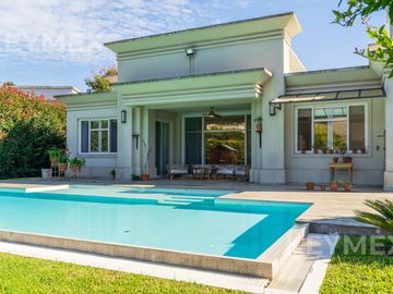 Venta casa 4 ambientes en La Martinica