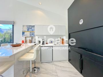 Importante Casa moderna de una planta en Arelauquen con Vistas a la montaña