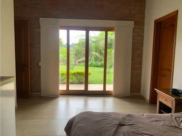 Venta de Hermosa Casa en Alto del Escobero Unidad Cerrada