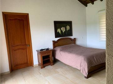Venta de Hermosa Casa en Alto del Escobero Unidad Cerrada