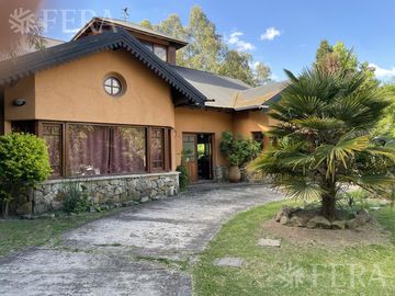 Venta de casa 5 ambientes en Country El Paraíso Guernica