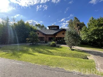 Venta de casa 5 ambientes en Country El Paraíso Guernica