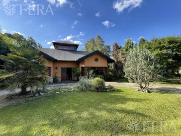 Venta de casa 5 ambientes en Country El Paraíso Guernica
