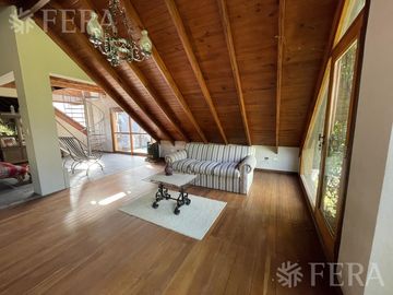 Venta de casa 5 ambientes en Country El Paraíso Guernica