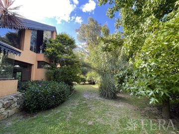 Venta de casa 5 ambientes en Country El Paraíso Guernica
