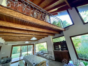 Venta de casa 5 ambientes en Country El Paraíso Guernica