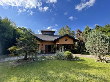 Venta de casa 5 ambientes en Country El Paraíso Guernica