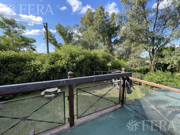Venta de casa 5 ambientes en Country El Paraíso Guernica