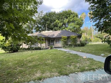 Venta de casa 5 ambientes en Country El Paraíso Guernica