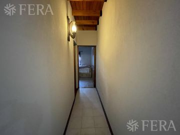 Venta de casa 5 ambientes en Country El Paraíso Guernica