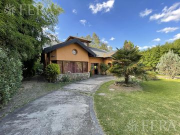 Venta de casa 5 ambientes en Country El Paraíso Guernica