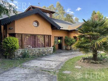 Venta de casa 5 ambientes en Country El Paraíso Guernica
