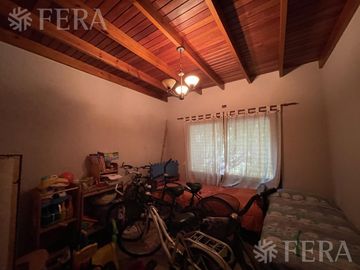 Venta de casa 5 ambientes en Country El Paraíso Guernica
