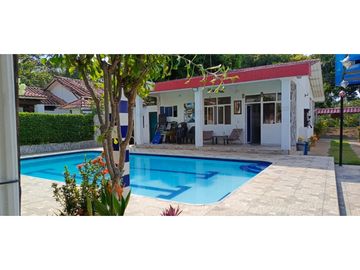 VENTA ESPECTACULA CASA CAMPESTRE VA CARMEN DE APICALA TOLIMA