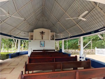 VENTA ESPECTACULA CASA CAMPESTRE VA CARMEN DE APICALA TOLIMA
