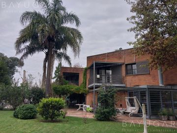 Venta - Casa en Golfers Country Club - Estilo Moderno Contemporáneo - Apto Crédito