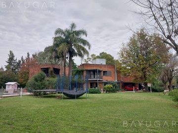 Venta - Casa en Golfers Country Club - Estilo Moderno Contemporáneo - Apto Crédito