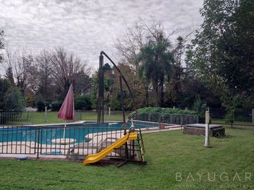 Venta - Casa en Golfers Country Club - Estilo Moderno Contemporáneo - Apto Crédito