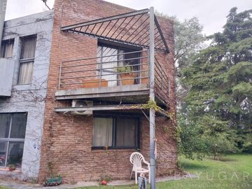 Venta - Casa en Golfers Country Club - Estilo Moderno Contemporáneo - Apto Crédito