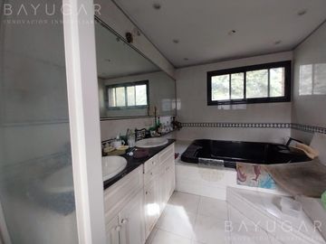 Venta - Casa en Golfers Country Club - Estilo Moderno Contemporáneo - Apto Crédito