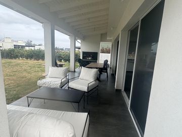 Alquiler - Casa en Barrio Privado San Pablo - Pilar - Con Muebles