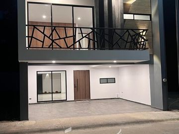 Casa en venta en Fracc. Privado en Coatepec con los acabados más premium