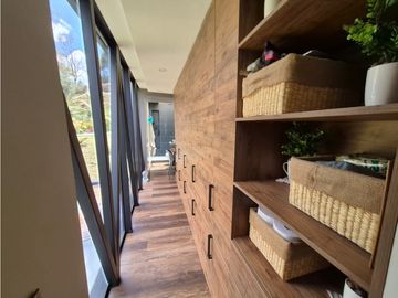 Venta de Hermosa Casa en Alto del Escobero Unidad Cerrada