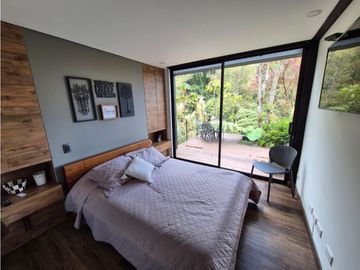 Venta de Hermosa Casa en Alto del Escobero Unidad Cerrada