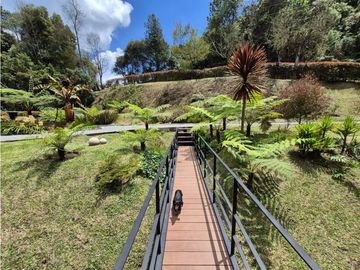Venta de Hermosa Casa en Alto del Escobero Unidad Cerrada
