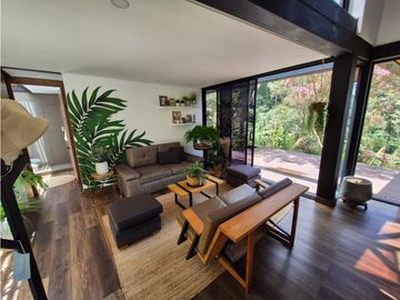 Venta de Hermosa Casa en Alto del Escobero Unidad Cerrada