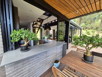Venta de Hermosa Casa en Alto del Escobero Unidad Cerrada