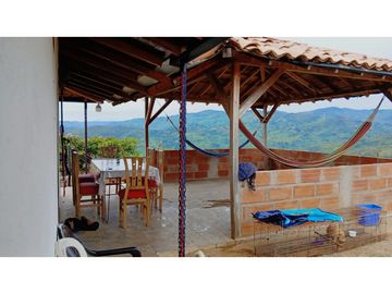 Venta Casa Campestre Amoblada, Parcelación San Luis Yarumal Antioquia