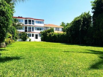 Casa a Pie de Laguna en Venta en Tequesquitengo