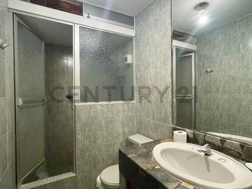 VENTA DE CASA DE 3PISOS EN URB. LAS BRISAS DE VILLA-CHORRILLOS