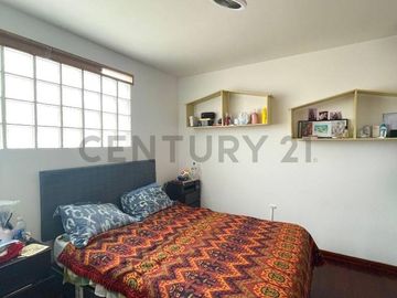 VENTA DE CASA DE 3PISOS EN URB. LAS BRISAS DE VILLA-CHORRILLOS