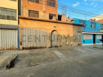 Se Vende Casa de 3 Pisos Ubicada en San Martin de Porres