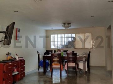 Se Vende Casa de 3 Pisos Ubicada en San Martin de Porres